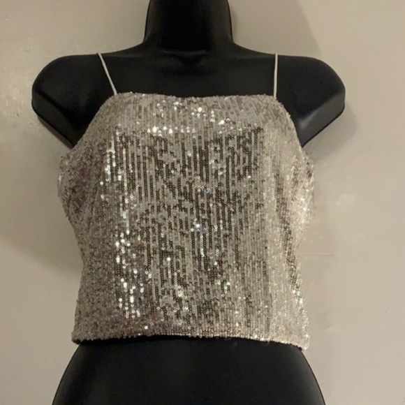 Sequin crop top. - Picture 3 of 3